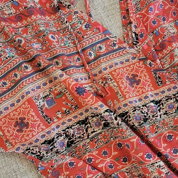 Flowy Romper   - Picture 2 of 8